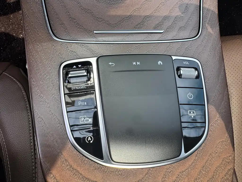 Mercedes-Benz E-Class 2023 — фото 12