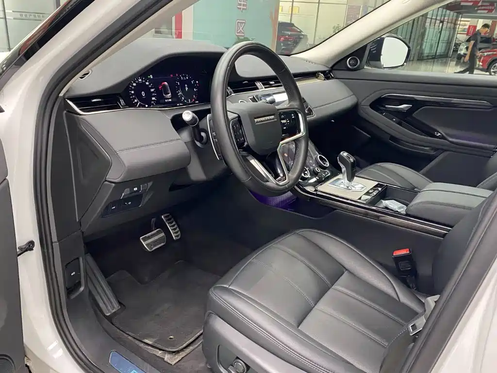 Land Rover Range Rover Evoque 2023 — фото 10