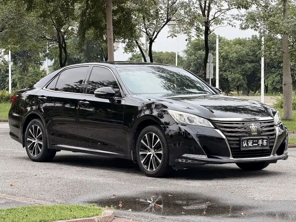 Toyota Crown 2018 — фото 3