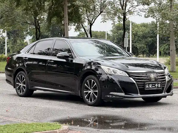 Toyota Crown 2018
