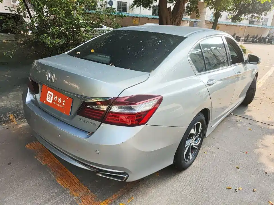 Honda Accord 2018 — фото 3
