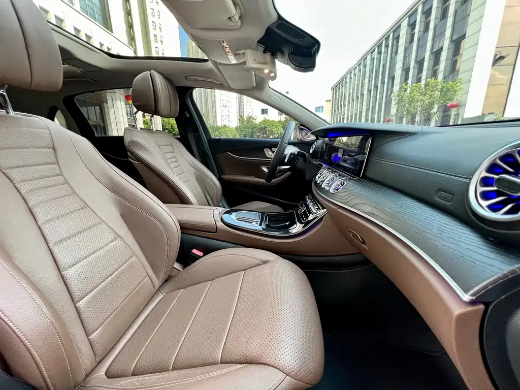 Mercedes-Benz E-Class 2017 — фото 30