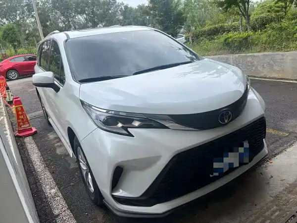 Toyota Granvia 2024