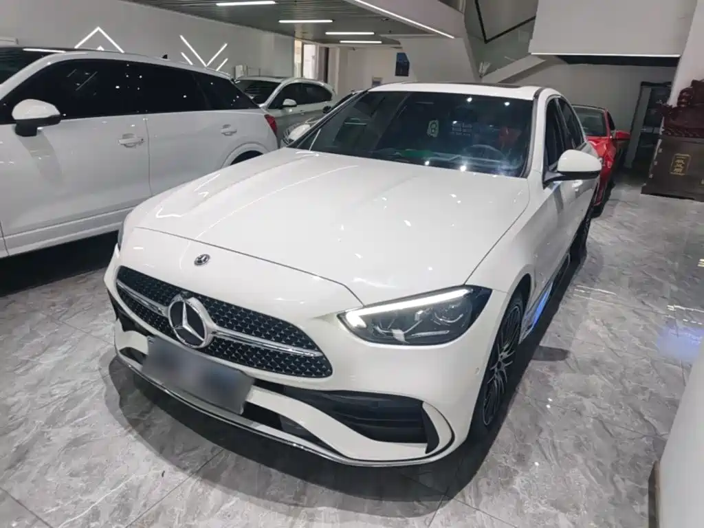 Mercedes-Benz C-Class 2025 — фото 1