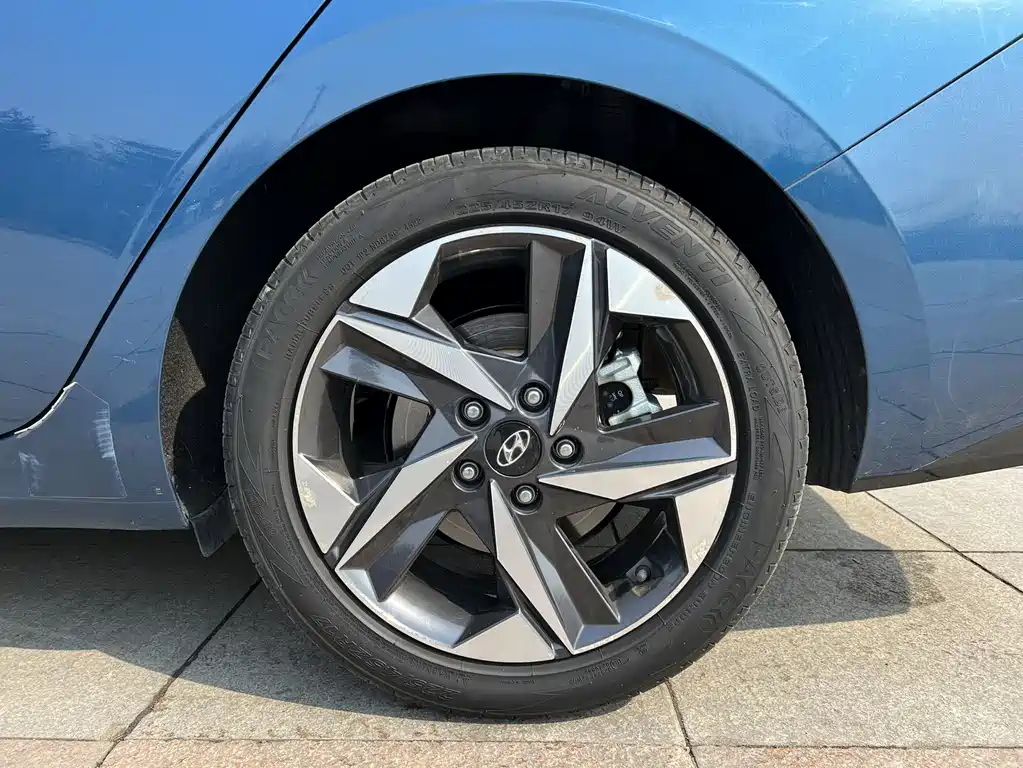 Hyundai Elantra 2022 — фото 23