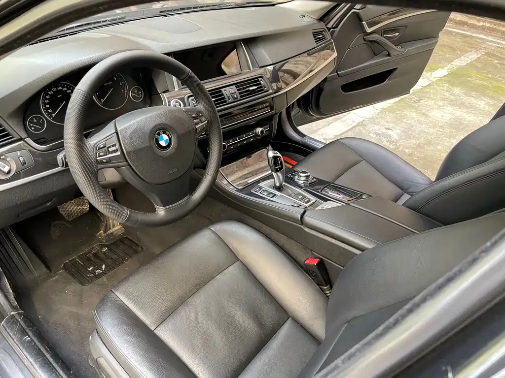 BMW 5 Series 2014 — фото 11