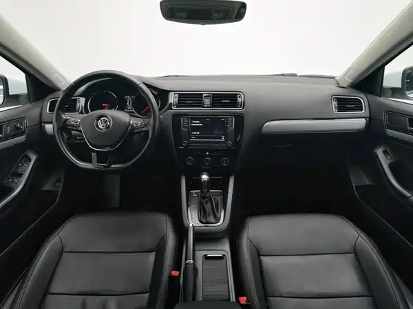 Volkswagen Sagitar 2017