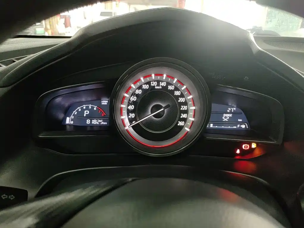 Mazda 3 Axela 2016 — фото 12
