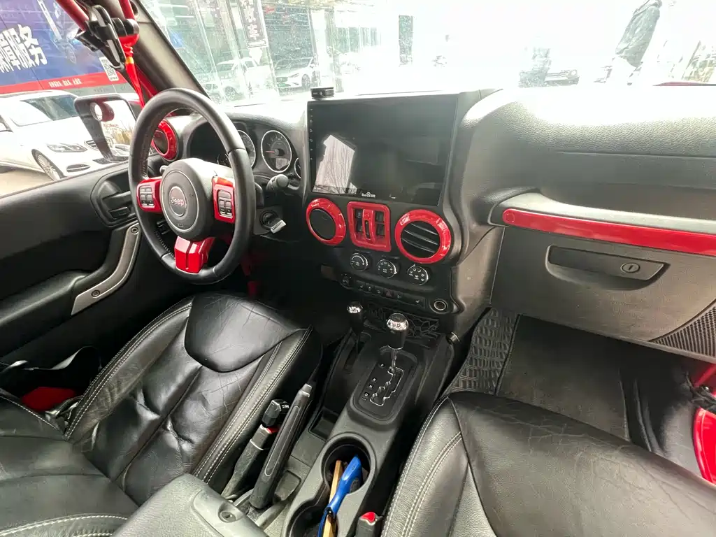 Jeep Wrangler 2015 — фото 17