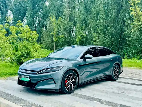 BYD Han L 2025