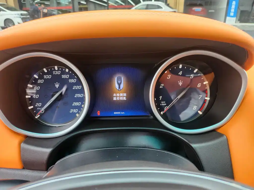 Maserati Ghibli 2015 — фото 15