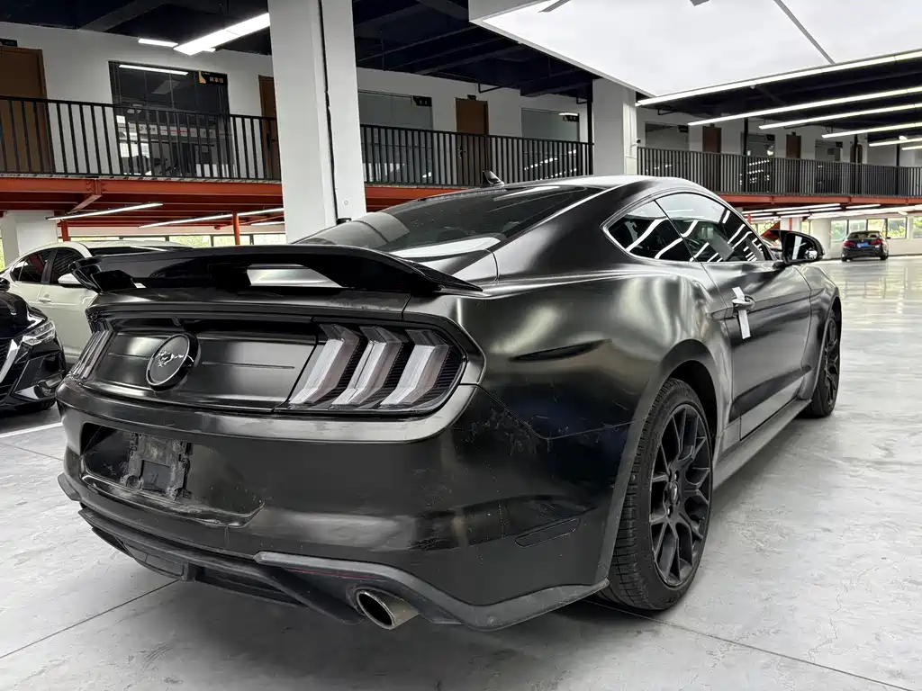 Ford Mustang 2021 — фото 18