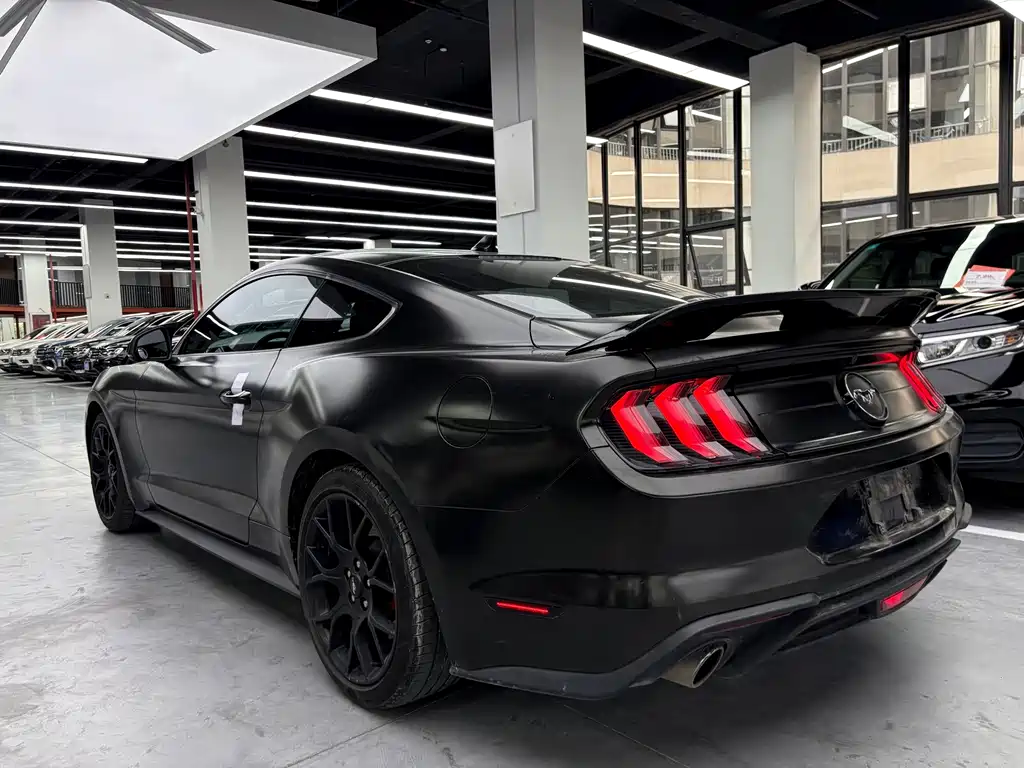 Ford Mustang 2021 — фото 16
