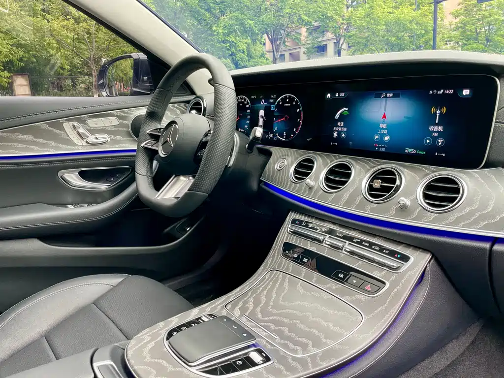 Mercedes-Benz E-Class 2023 — фото 14