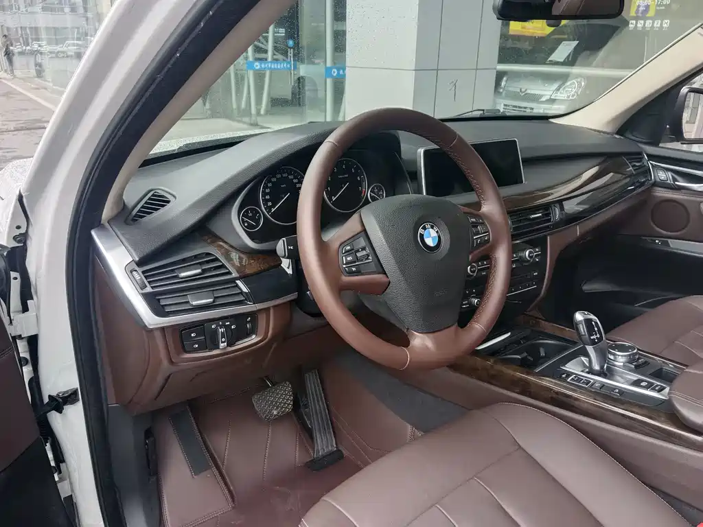 BMW X5 2016 — фото 12