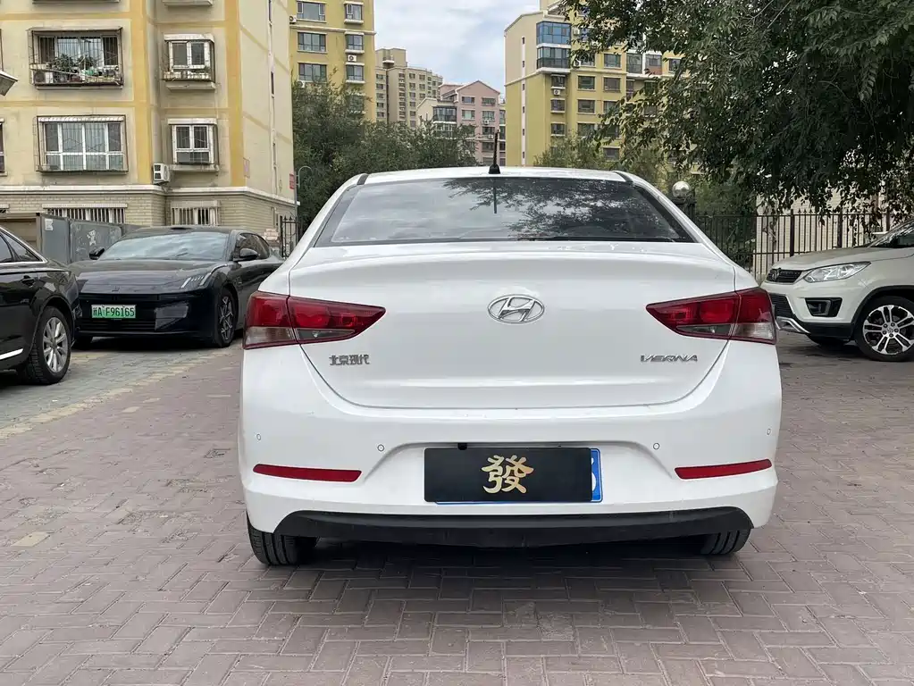 Hyundai Verna 2017 — фото 4