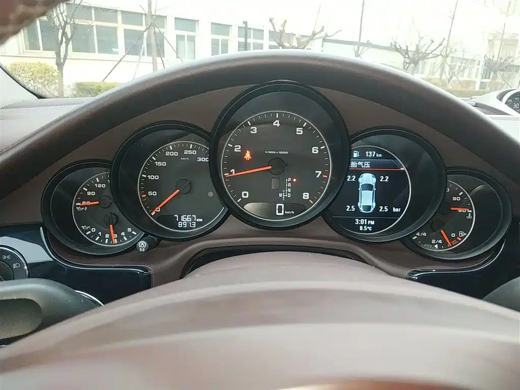 Porsche Panamera 2017 — фото 12