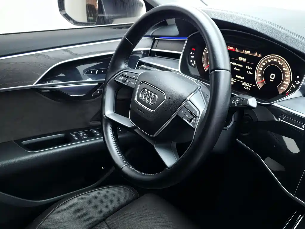 Audi A8 2020 — фото 16