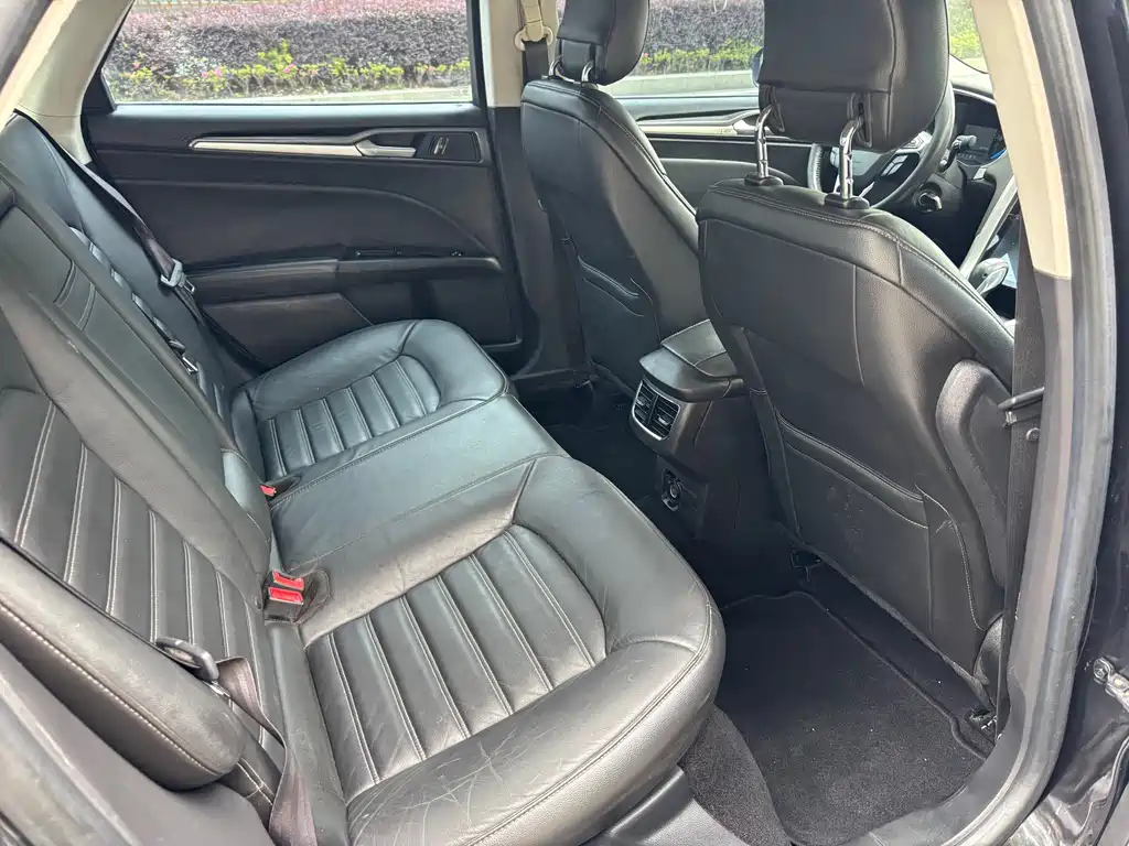 Ford Mondeo 2015 — фото 15