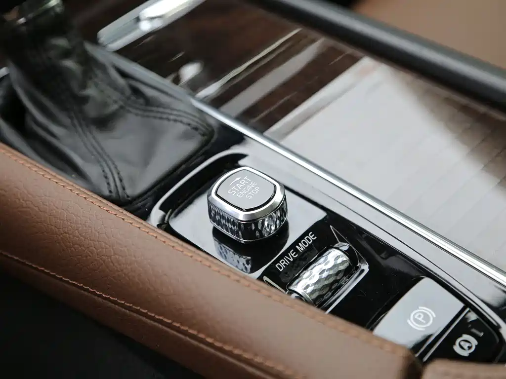Volvo S90 2018 — фото 13
