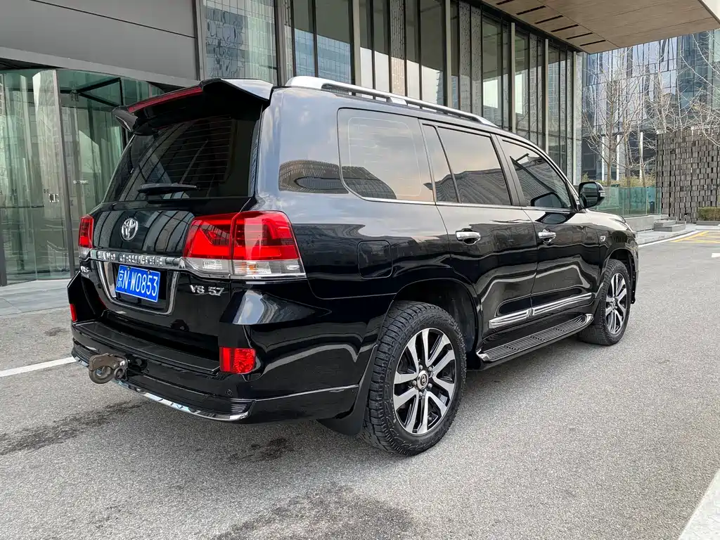 Toyota Land Cruiser 2019 — фото 3