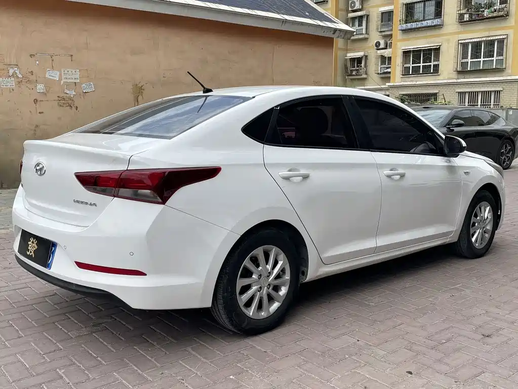 Hyundai Verna 2017 — фото 6