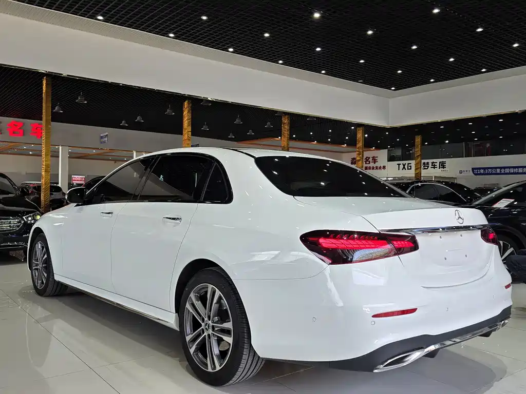 Mercedes-Benz E-Class 2022 — фото 14