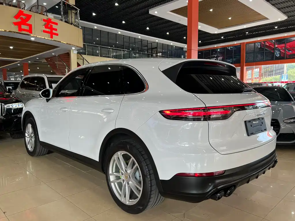 Porsche Cayenne 2018 — фото 6