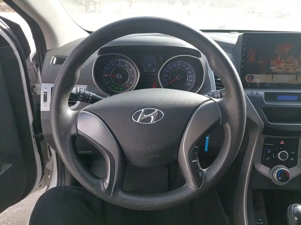 Hyundai Elantra Langdong 2017 — фото 7