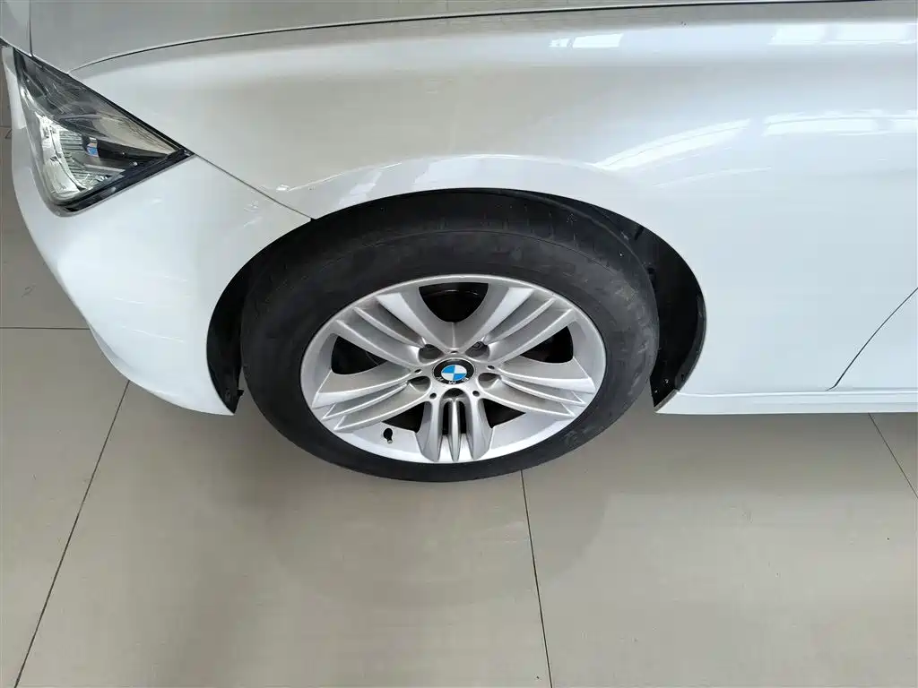 BMW 3 Series 2016 — фото 23
