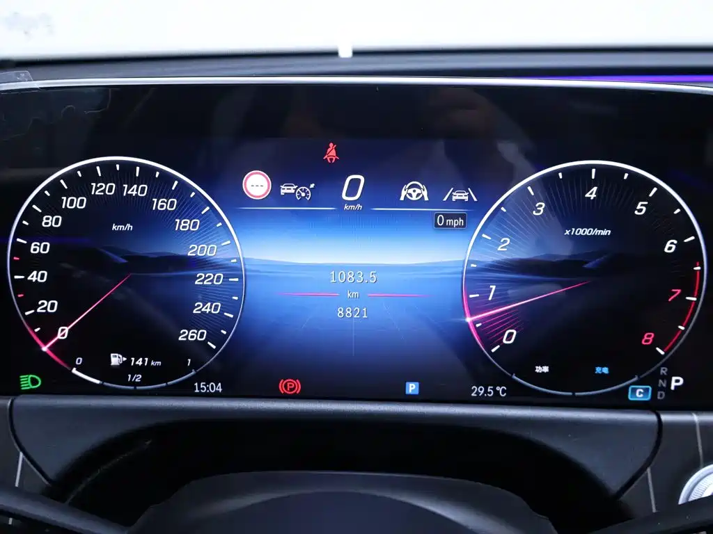 Mercedes-Benz E-Class 2025 — фото 15
