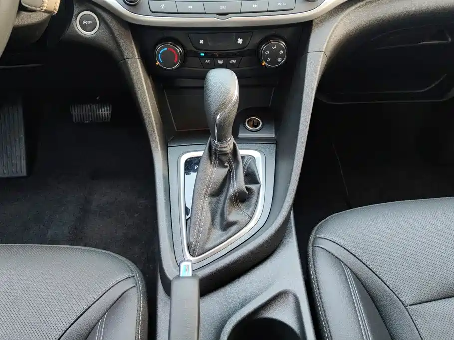 Buick Excelle GT 2022 — фото 16