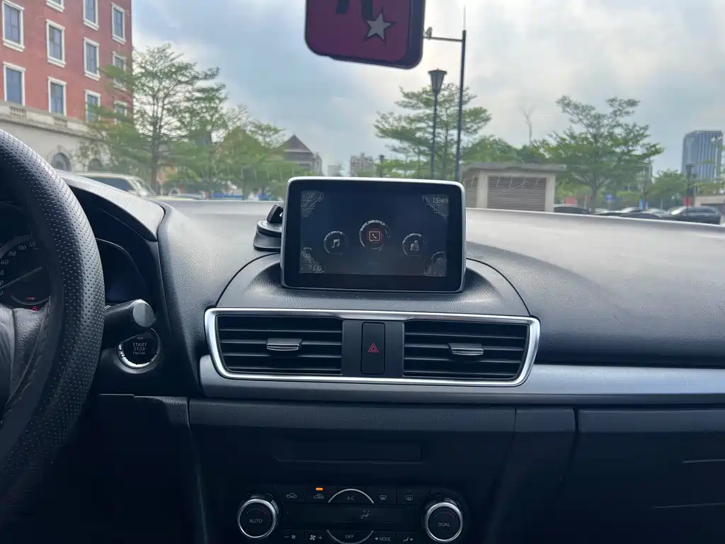 Mazda 3 Axela 2015 — фото 15
