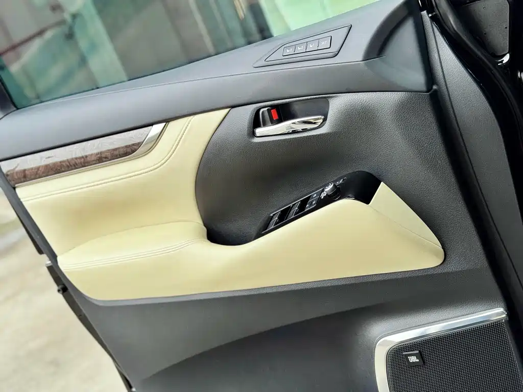 Toyota Alphard 2021 — фото 16