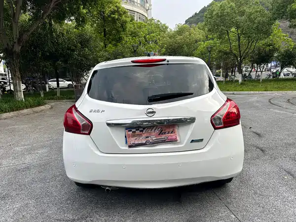 Nissan Tiida 2011