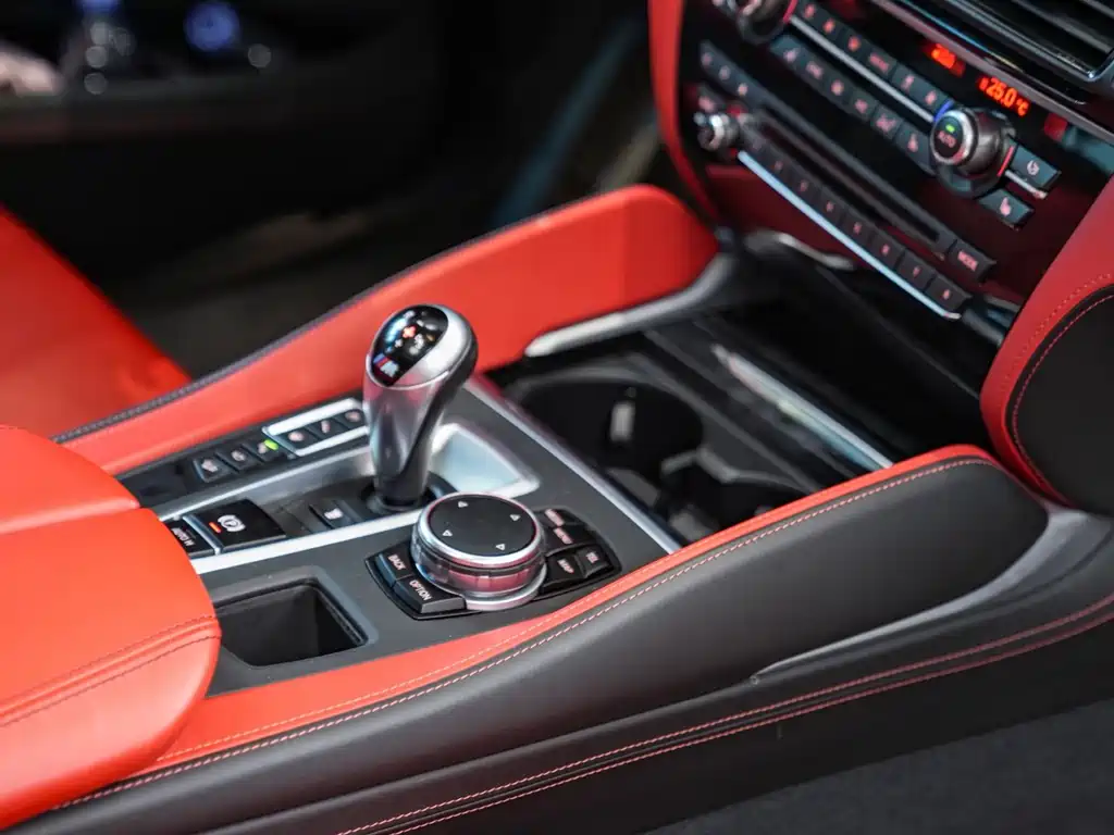 BMW X5 M 2017 — фото 12