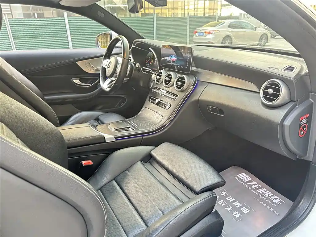 Mercedes-Benz C-Class 2019 — фото 12