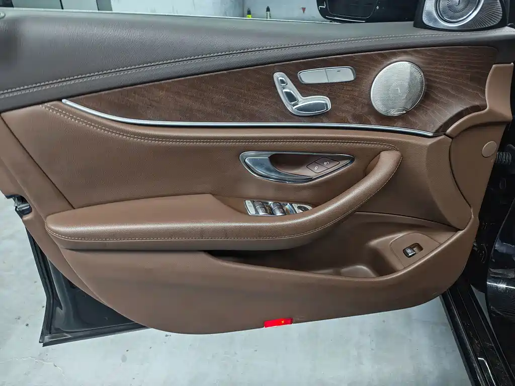 Mercedes-Benz E-Class 2022 — фото 10