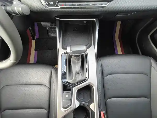 Geely Emgrand 2022