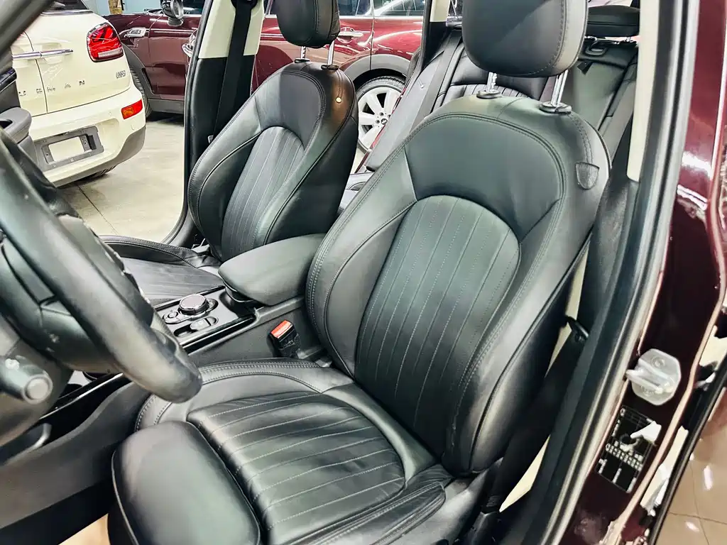 MINI Clubman 2018 — фото 26