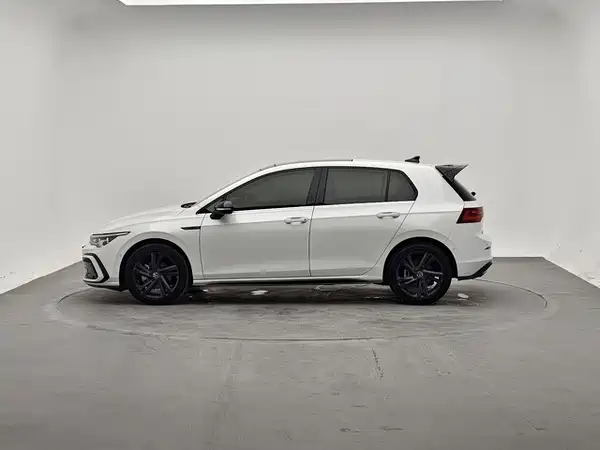 Volkswagen Golf 2021