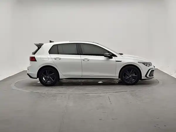 Volkswagen Golf 2021