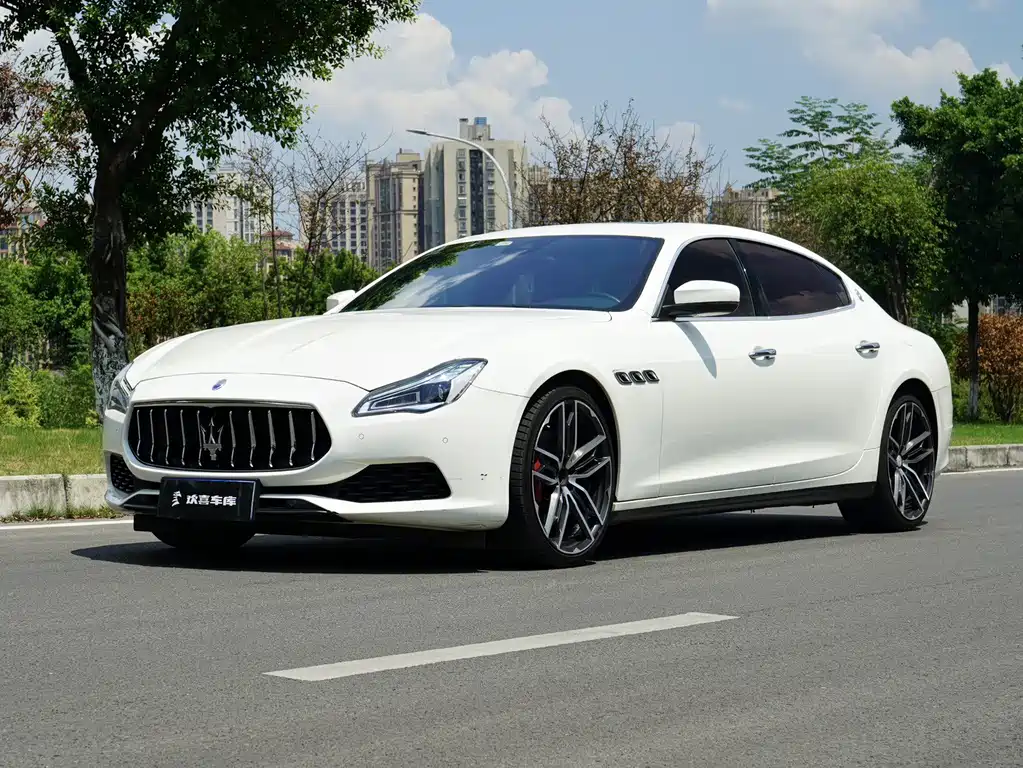 Maserati Quattroporte 2021 — фото 1