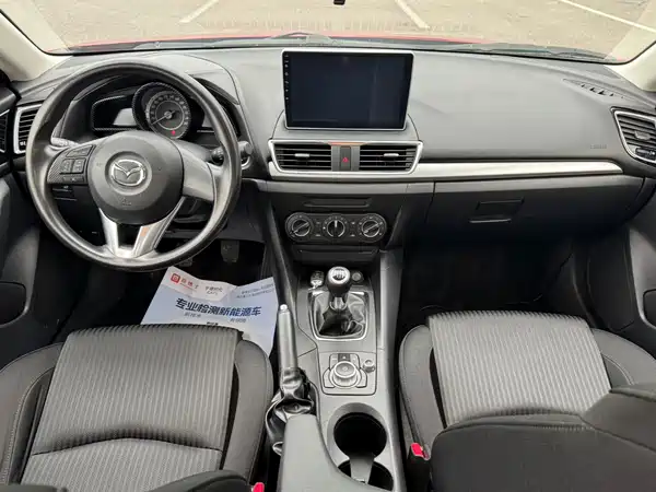 Mazda 3 Axela 2016