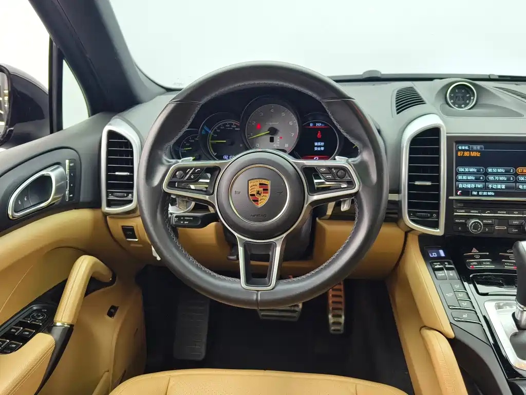Porsche Cayenne New Energy 2017 — фото 8