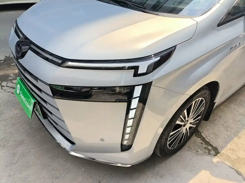 GAC Motor E8 PHEV 2025 — фото 24