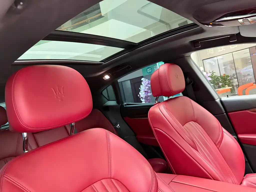 Maserati Levante 2018 — фото 16