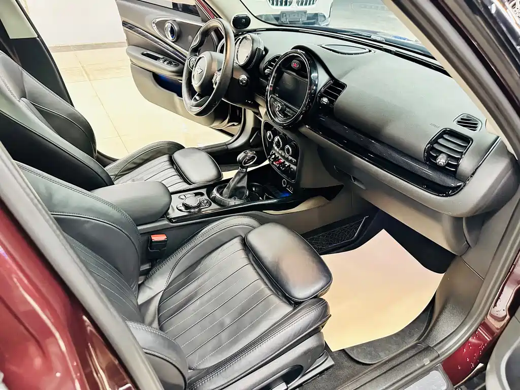 MINI Clubman 2018 — фото 20
