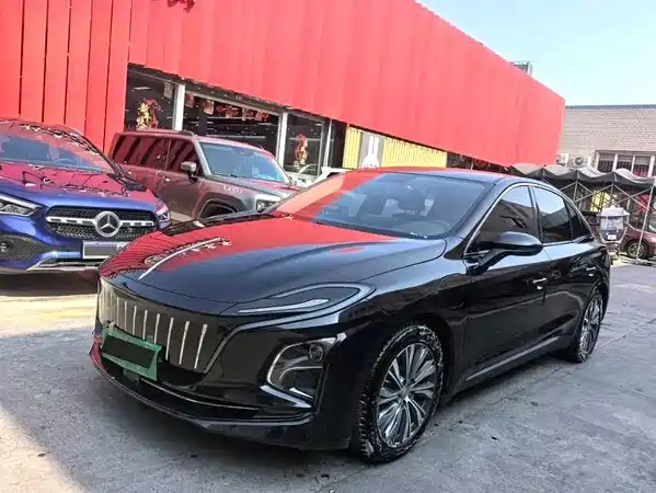 Hongqi E-QM5 2022