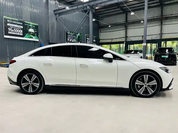 Mercedes-Benz EQE 2023